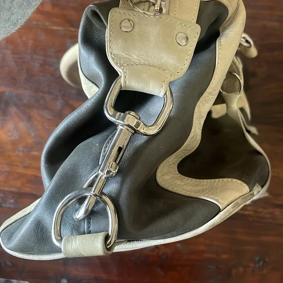 Rebecca Minkoff Bag Two Tone Crème/Grey
Leather Top Handle Bag - Picture 3 of 8